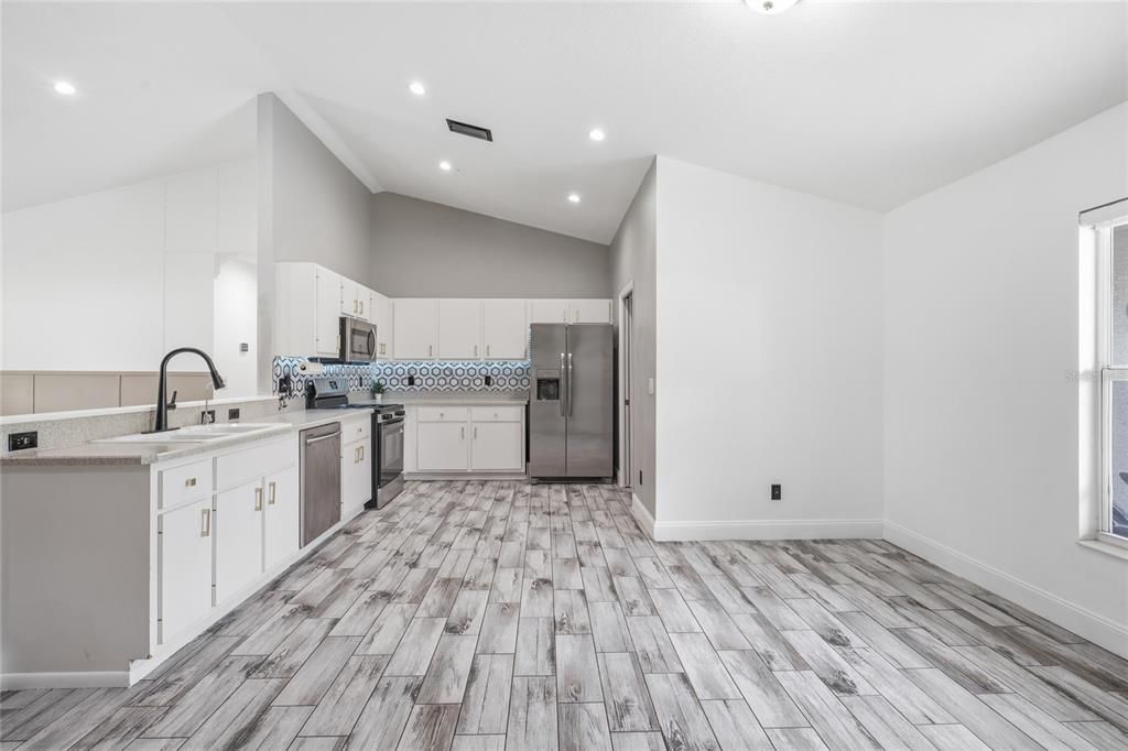 For Rent: $2,700 (3 beds, 2 baths, 1607 Square Feet)