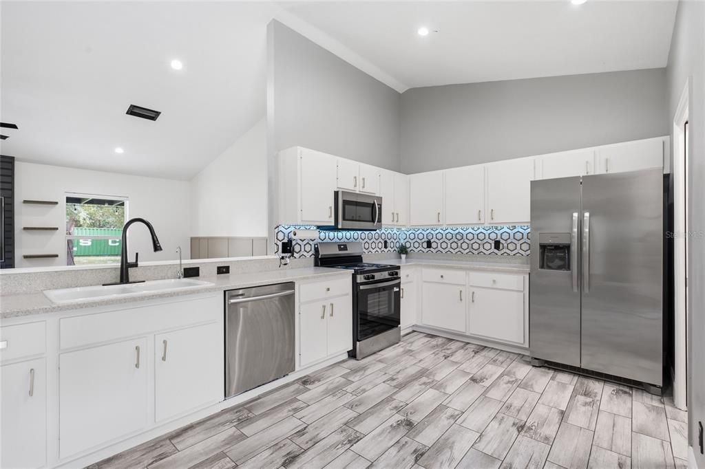 For Rent: $2,700 (3 beds, 2 baths, 1607 Square Feet)