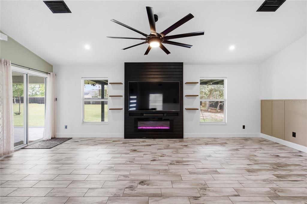 For Rent: $2,700 (3 beds, 2 baths, 1607 Square Feet)