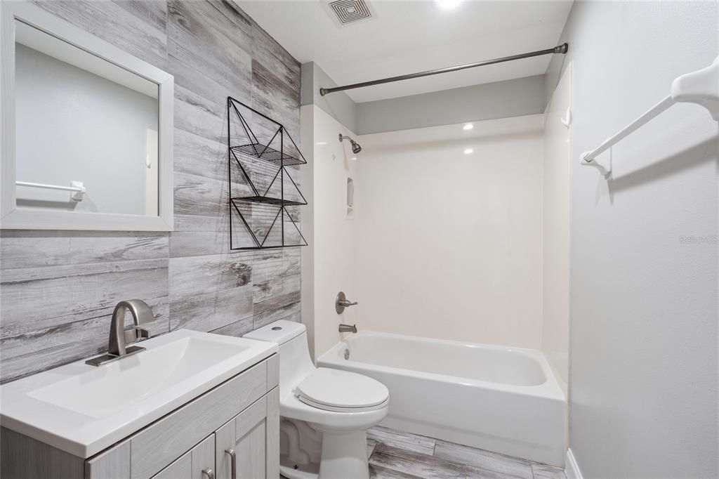 For Rent: $2,700 (3 beds, 2 baths, 1607 Square Feet)