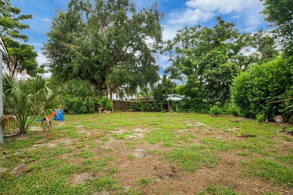 En Venta: $270,000 (3 camas, 2 baños, 1848 Pies cuadrados)