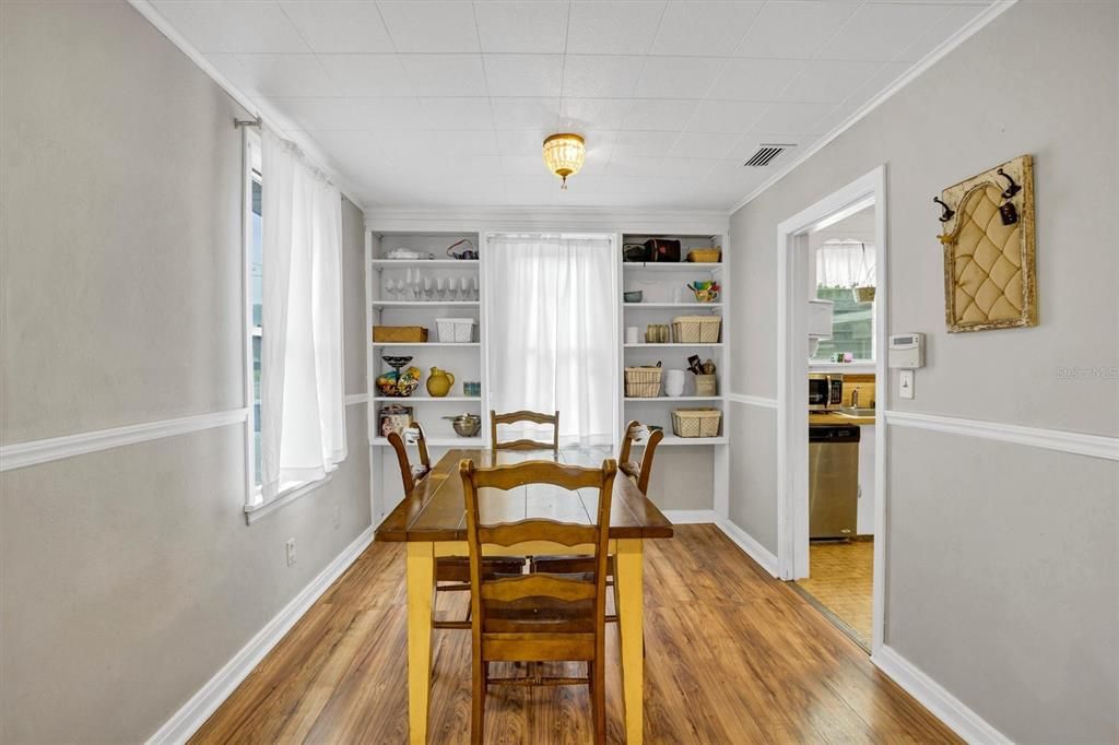 En Venta: $270,000 (3 camas, 2 baños, 1848 Pies cuadrados)