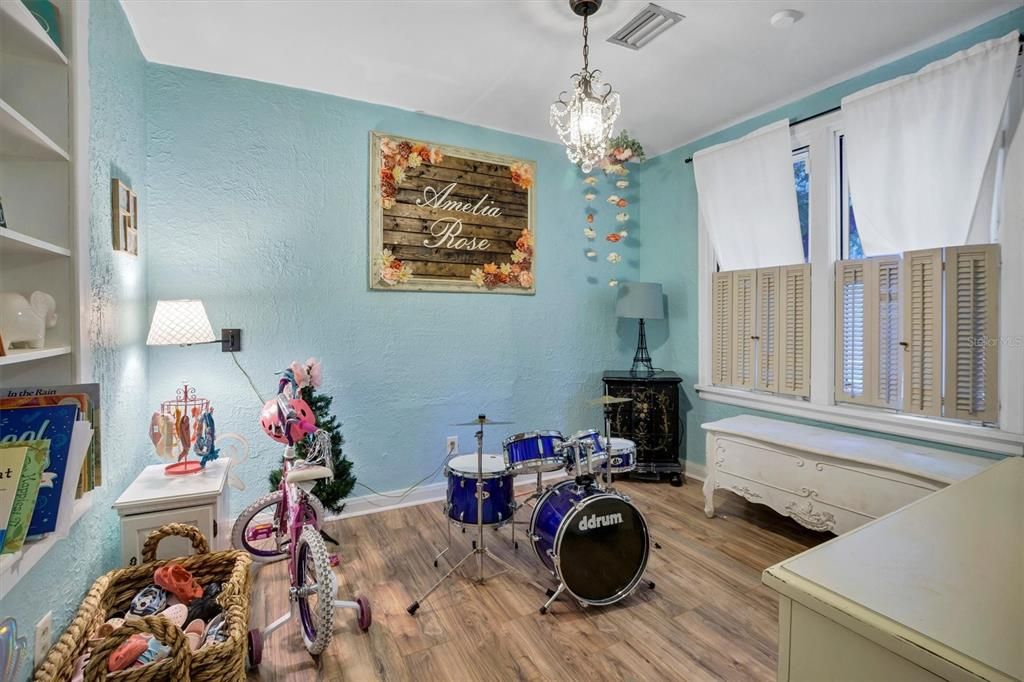 En Venta: $270,000 (3 camas, 2 baños, 1848 Pies cuadrados)