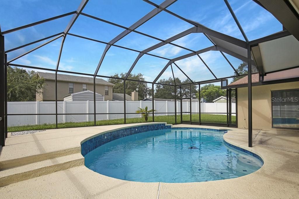 For Rent: $2,500 (3 beds, 2 baths, 1452 Square Feet)