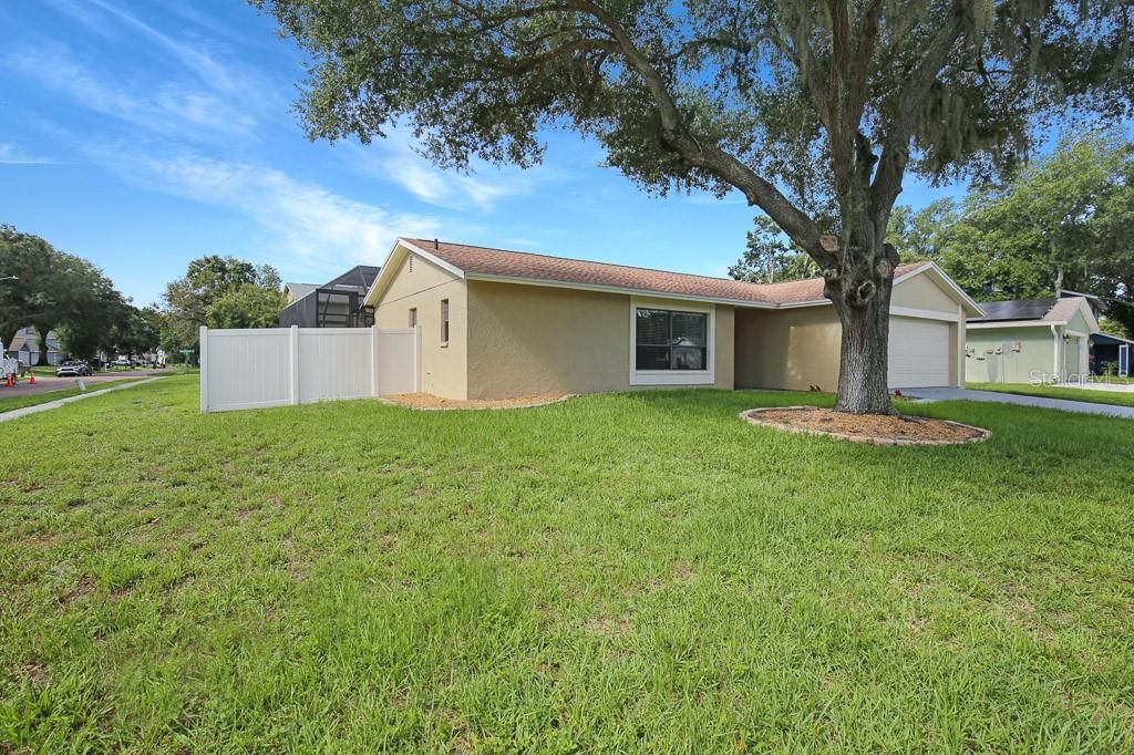 For Rent: $2,500 (3 beds, 2 baths, 1452 Square Feet)