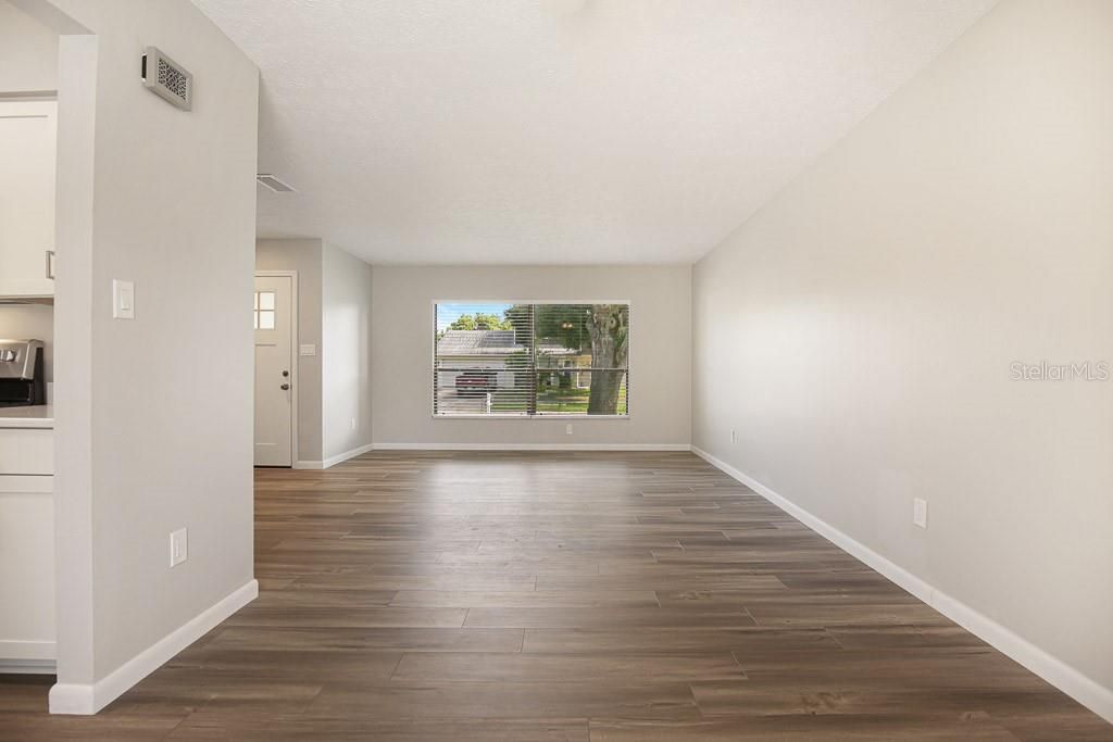 For Rent: $2,500 (3 beds, 2 baths, 1452 Square Feet)