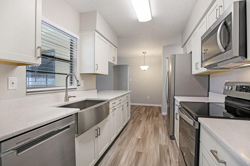 For Rent: $2,500 (3 beds, 2 baths, 1452 Square Feet)
