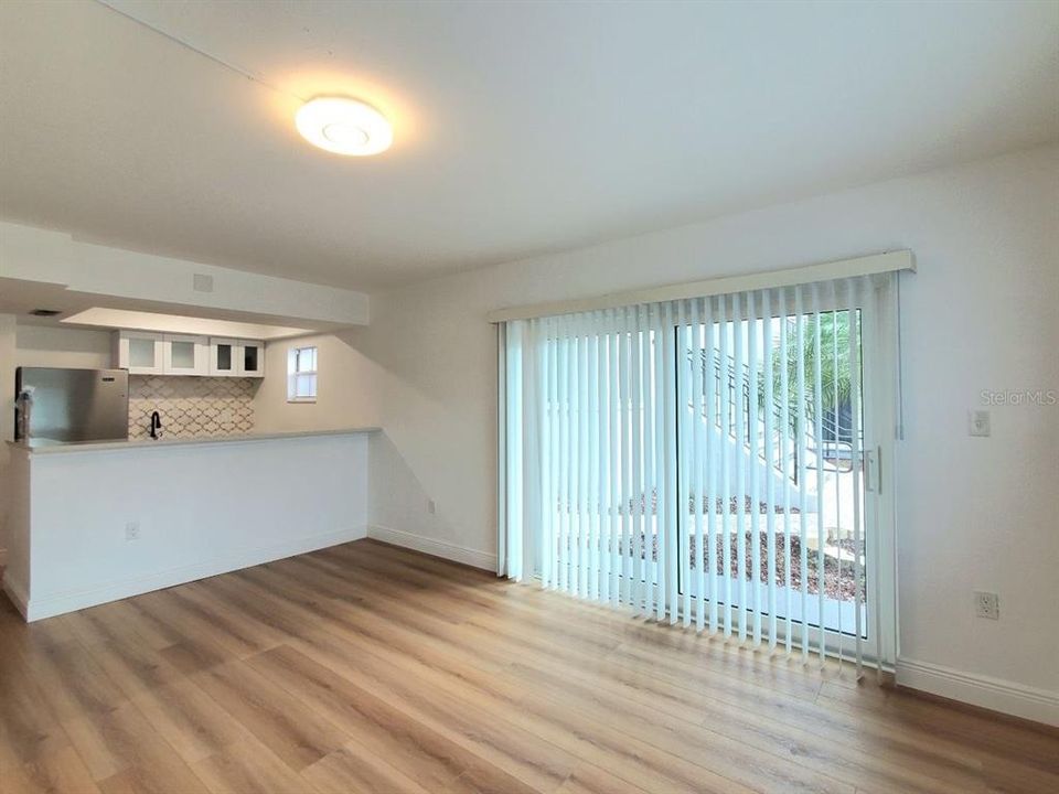 For Rent: $1,400 (1 beds, 1 baths, 595 Square Feet)