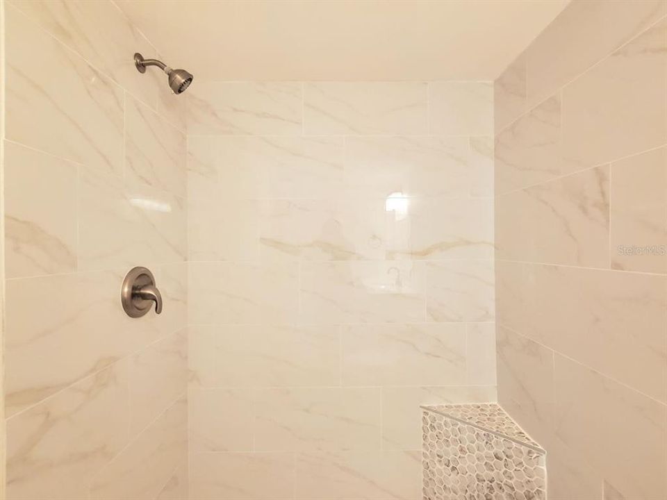For Rent: $1,400 (1 beds, 1 baths, 595 Square Feet)