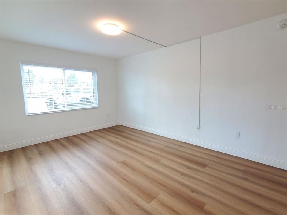 For Rent: $1,400 (1 beds, 1 baths, 595 Square Feet)