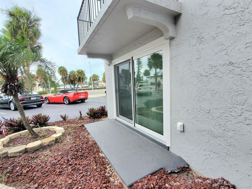 For Rent: $1,400 (1 beds, 1 baths, 595 Square Feet)