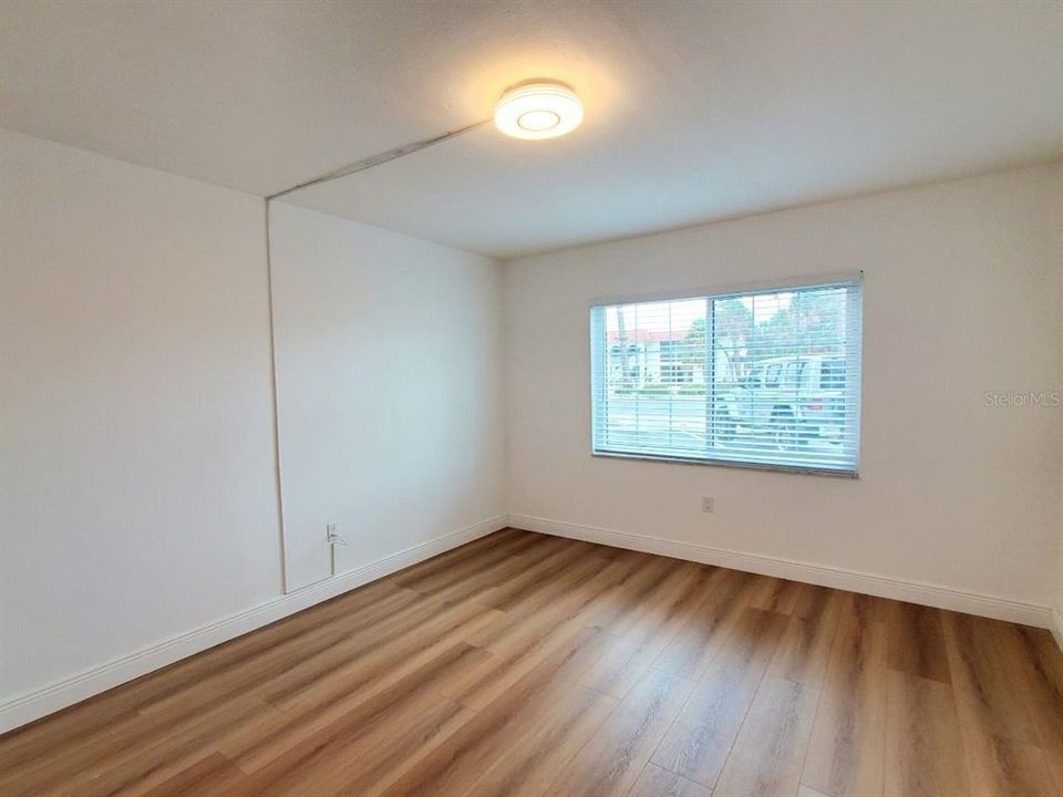 For Rent: $1,400 (1 beds, 1 baths, 595 Square Feet)