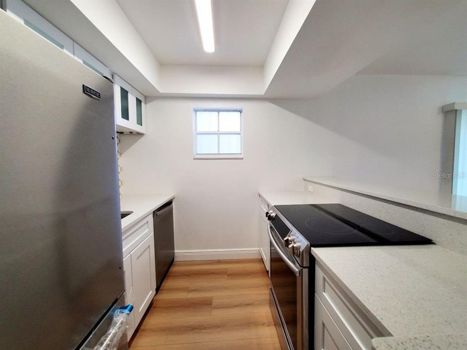 For Rent: $1,400 (1 beds, 1 baths, 595 Square Feet)