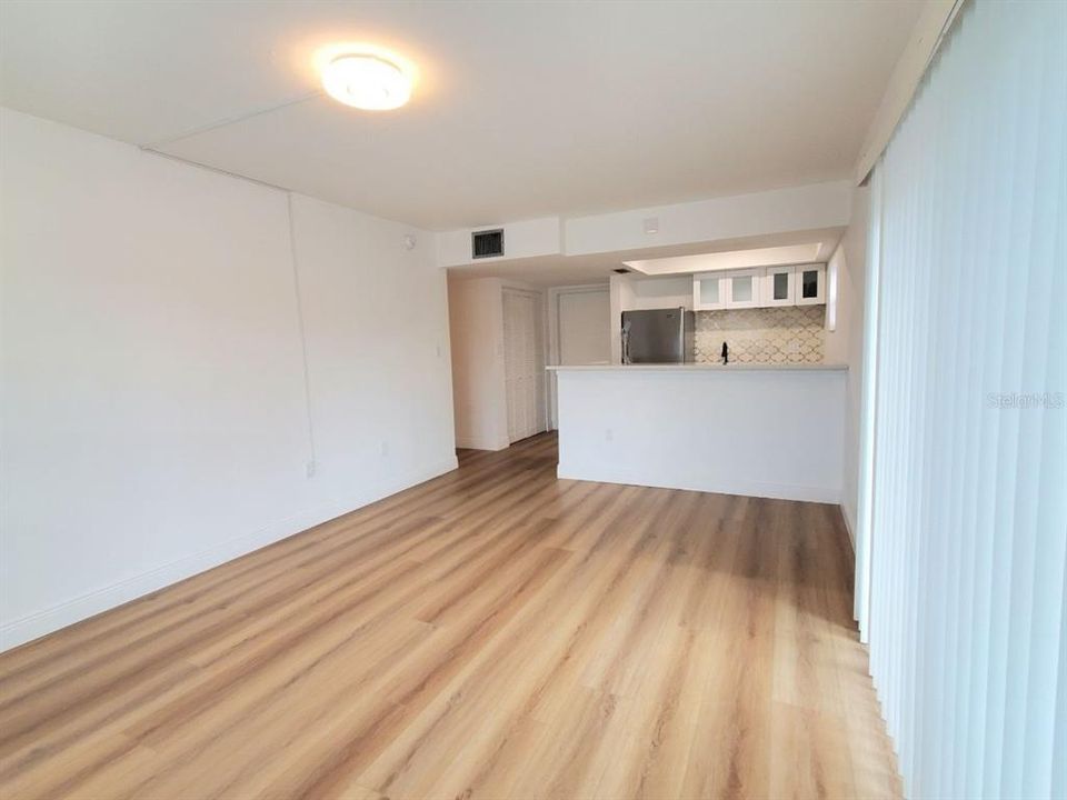 For Rent: $1,400 (1 beds, 1 baths, 595 Square Feet)