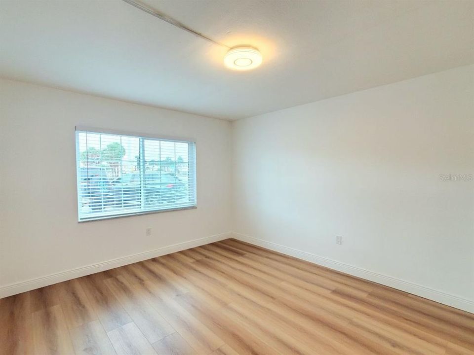 For Rent: $1,400 (1 beds, 1 baths, 595 Square Feet)