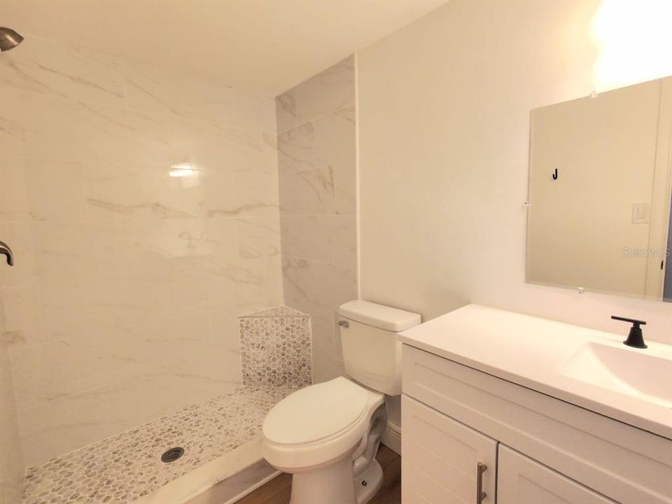 For Rent: $1,400 (1 beds, 1 baths, 595 Square Feet)
