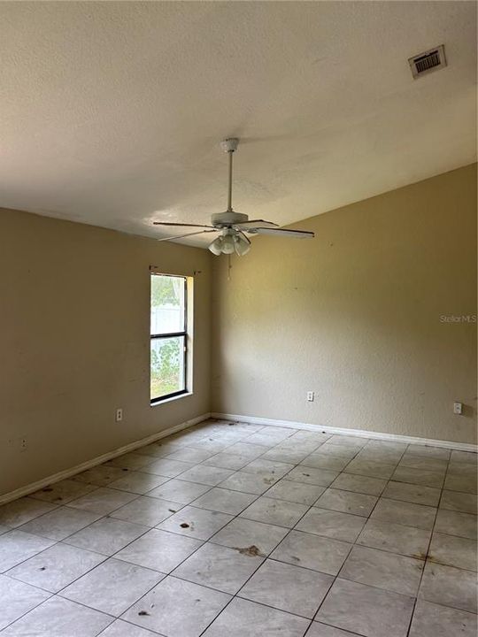 Active With Contract: $140,000 (3 beds, 2 baths, 1422 Square Feet)