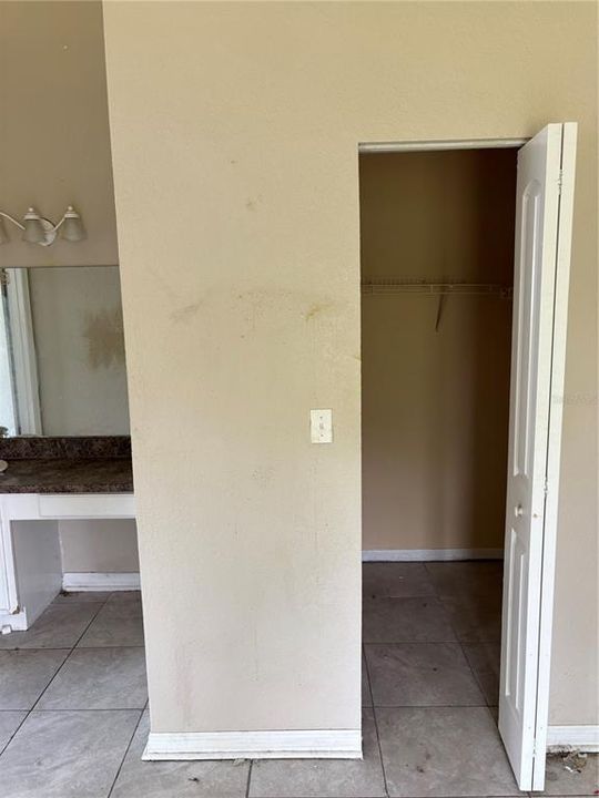 Active With Contract: $140,000 (3 beds, 2 baths, 1422 Square Feet)