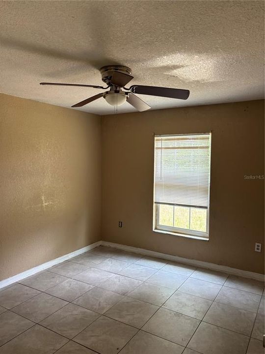 Active With Contract: $140,000 (3 beds, 2 baths, 1422 Square Feet)
