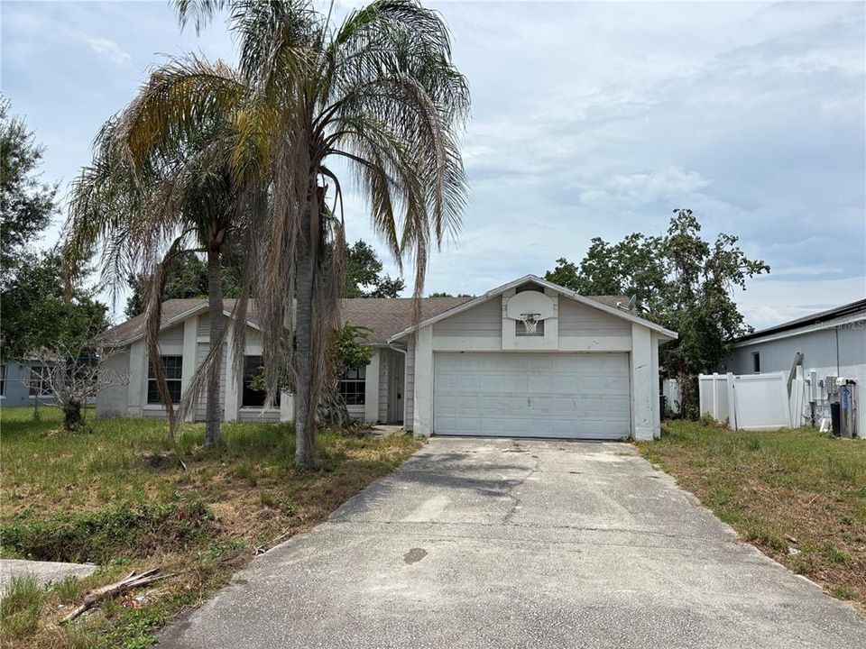 Active With Contract: $140,000 (3 beds, 2 baths, 1422 Square Feet)