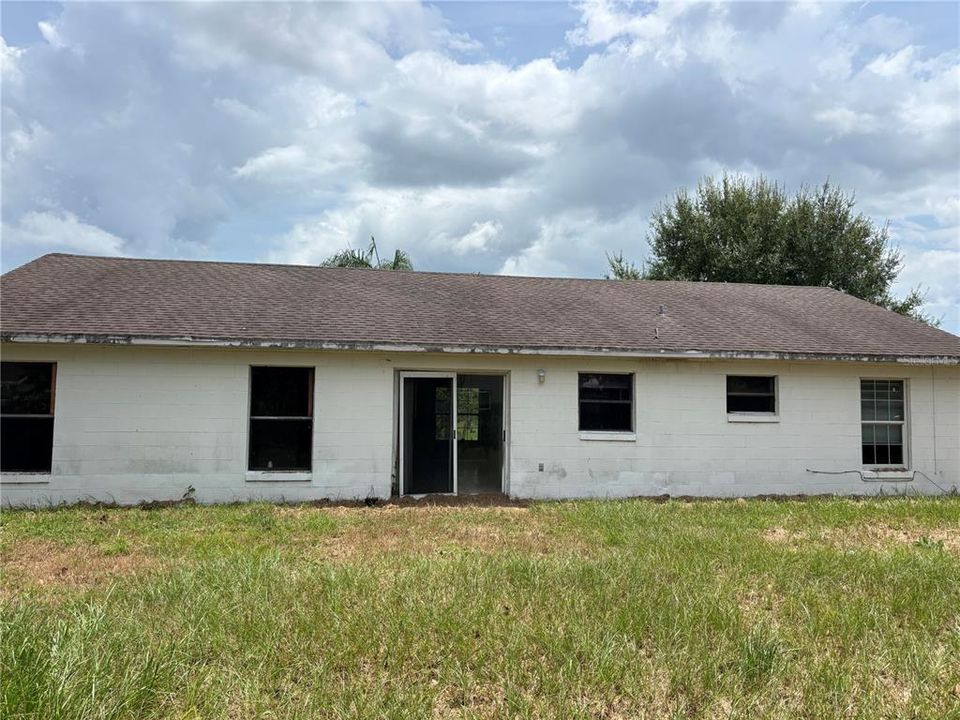 Active With Contract: $140,000 (3 beds, 2 baths, 1422 Square Feet)