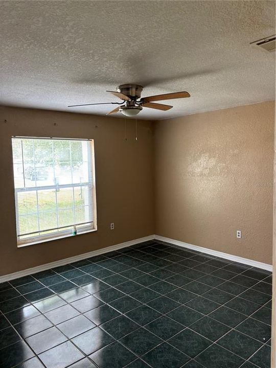 Active With Contract: $140,000 (3 beds, 2 baths, 1422 Square Feet)