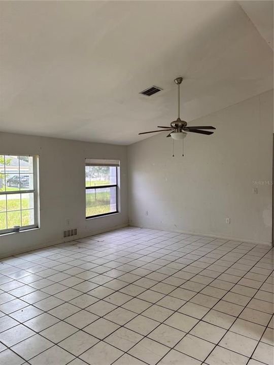 Active With Contract: $140,000 (3 beds, 2 baths, 1422 Square Feet)