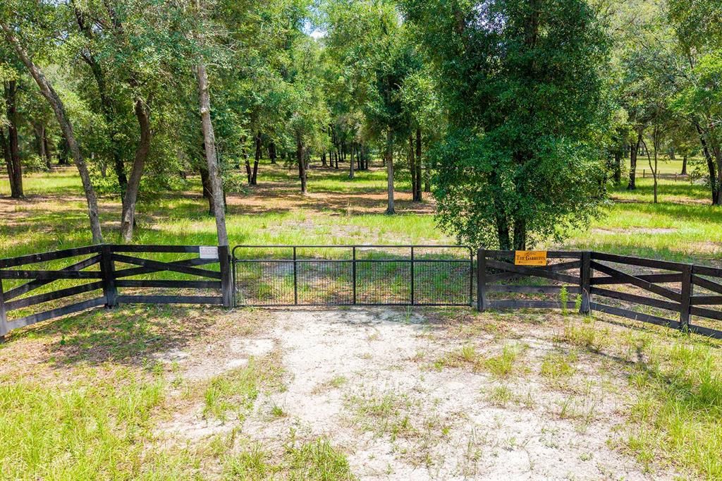 待售: $195,000 (5.94 acres)