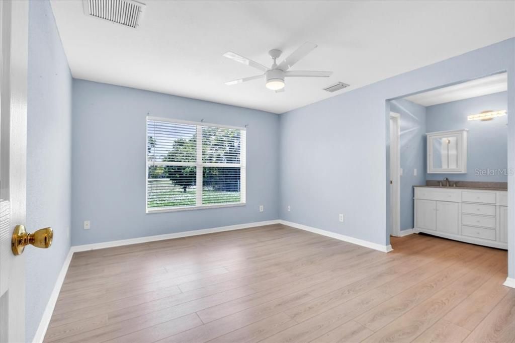 For Rent: $2,200 (3 beds, 2 baths, 1569 Square Feet)