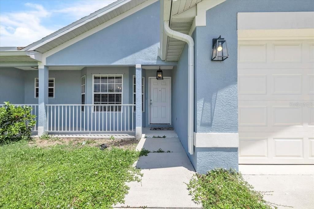 For Rent: $2,200 (3 beds, 2 baths, 1569 Square Feet)