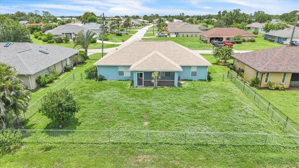 For Rent: $2,200 (3 beds, 2 baths, 1569 Square Feet)