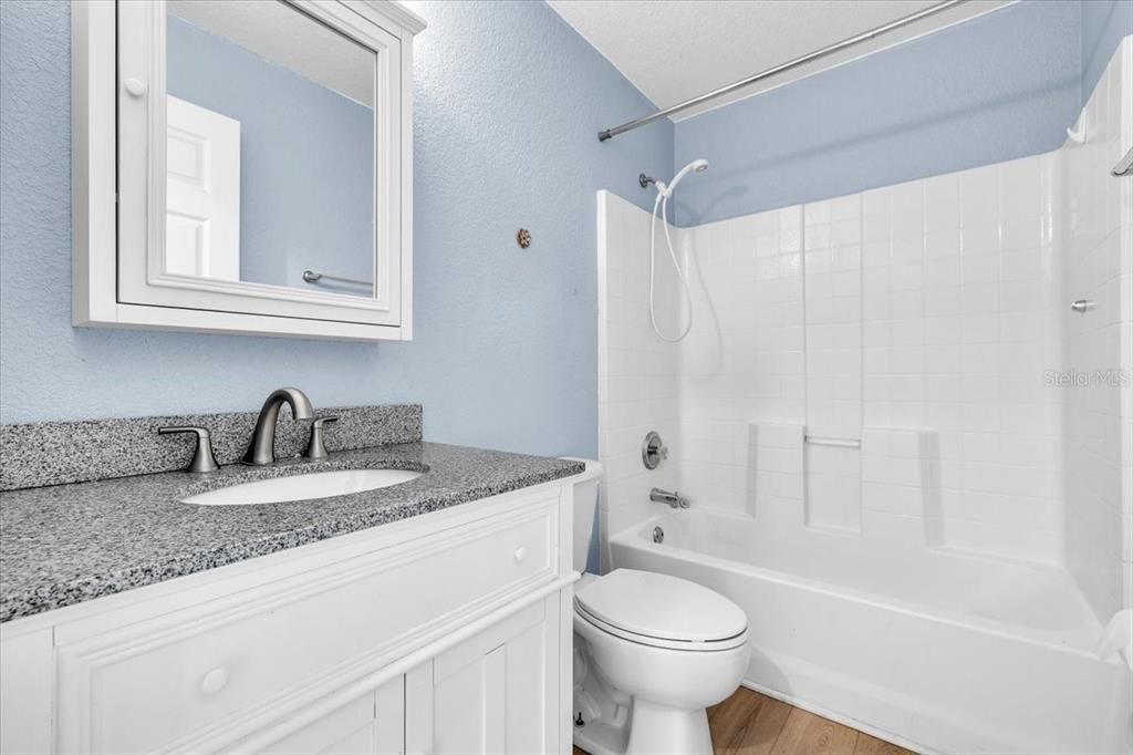 For Rent: $2,200 (3 beds, 2 baths, 1569 Square Feet)