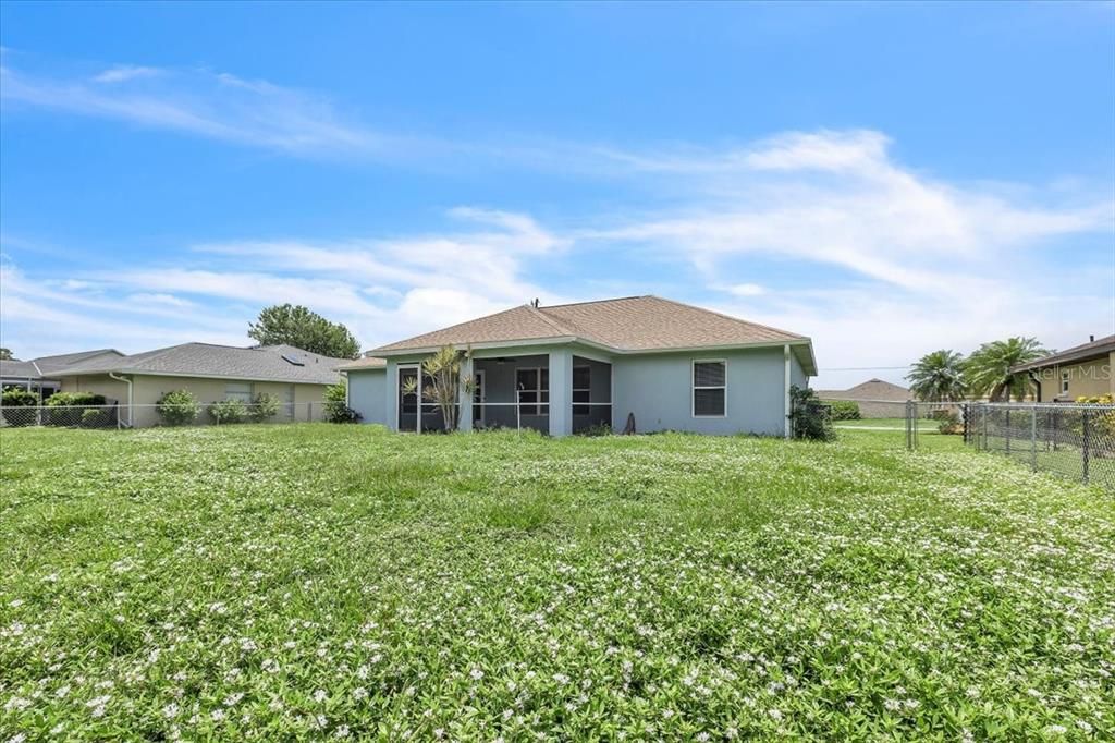 For Rent: $2,200 (3 beds, 2 baths, 1569 Square Feet)