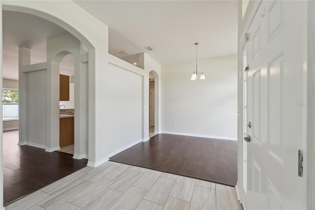 En Venta: $324,700 (3 camas, 2 baños, 2065 Pies cuadrados)