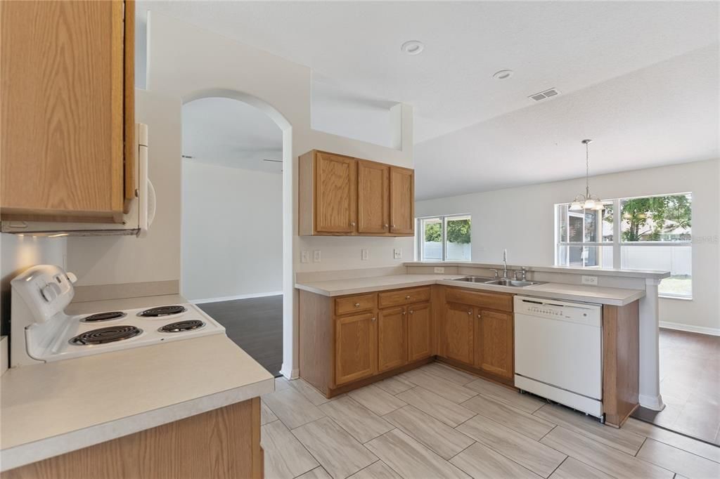 En Venta: $324,700 (3 camas, 2 baños, 2065 Pies cuadrados)