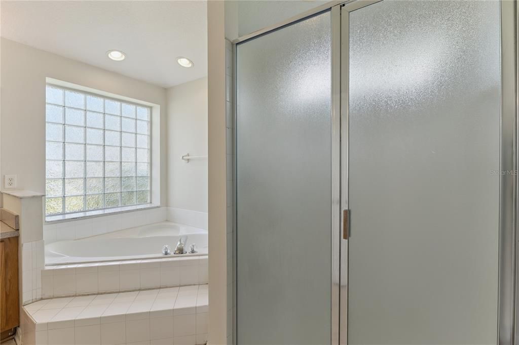 En Venta: $324,700 (3 camas, 2 baños, 2065 Pies cuadrados)