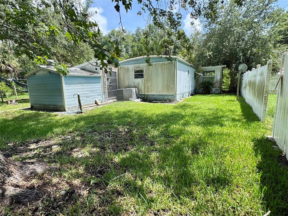 For Sale: $109,900 (2 beds, 2 baths, 784 Square Feet)