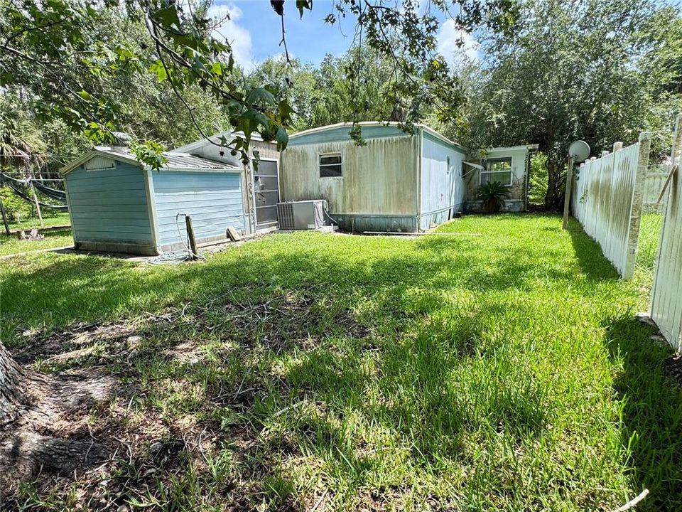 For Sale: $109,900 (2 beds, 2 baths, 784 Square Feet)