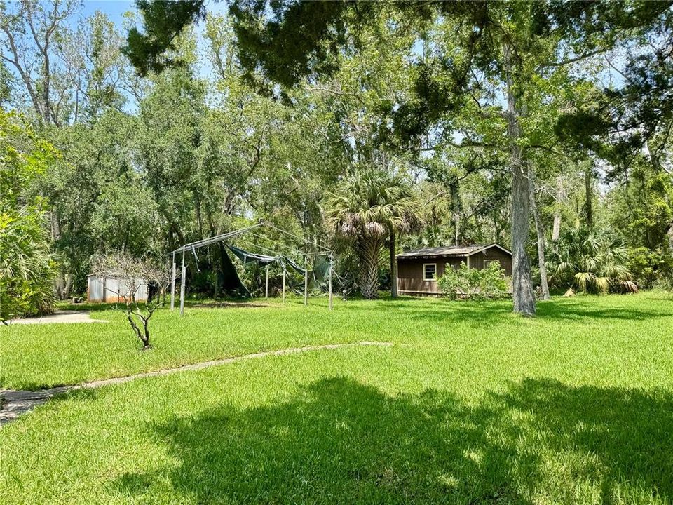 For Sale: $109,900 (2 beds, 2 baths, 784 Square Feet)
