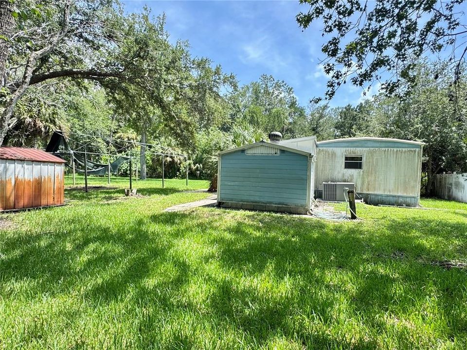 For Sale: $109,900 (2 beds, 2 baths, 784 Square Feet)