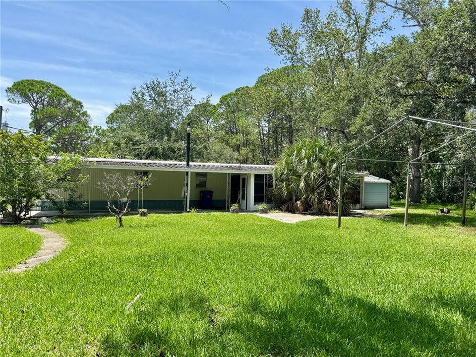 For Sale: $109,900 (2 beds, 2 baths, 784 Square Feet)