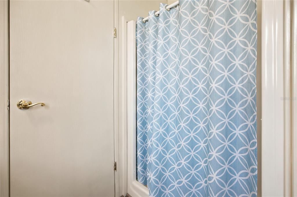 For Rent: $1,350 (2 beds, 2 baths, 920 Square Feet)