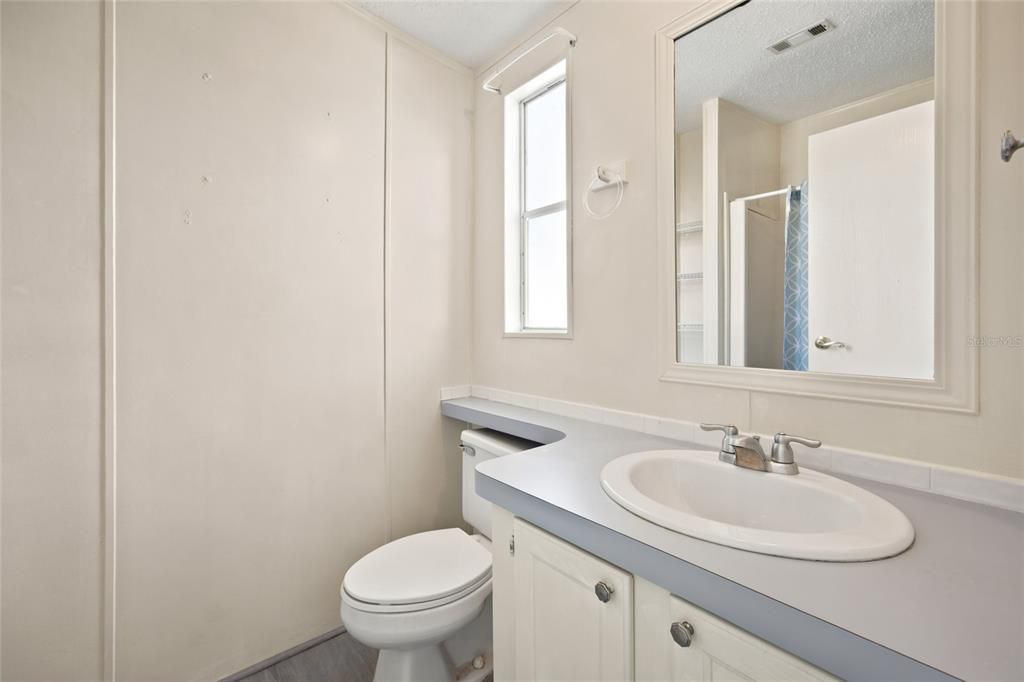 For Rent: $1,350 (2 beds, 2 baths, 920 Square Feet)