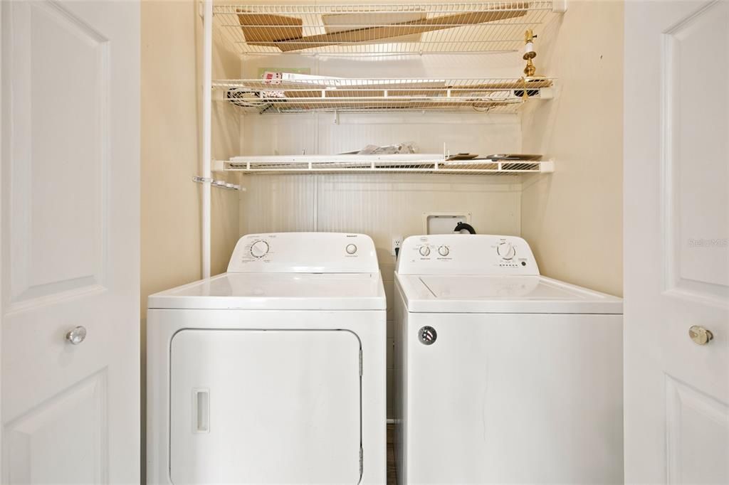 For Rent: $1,350 (2 beds, 2 baths, 920 Square Feet)