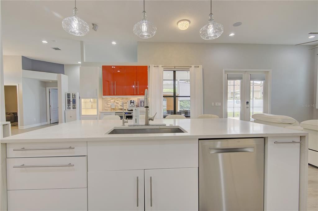 En Venta: $829,000 (4 camas, 3 baños, 2683 Pies cuadrados)