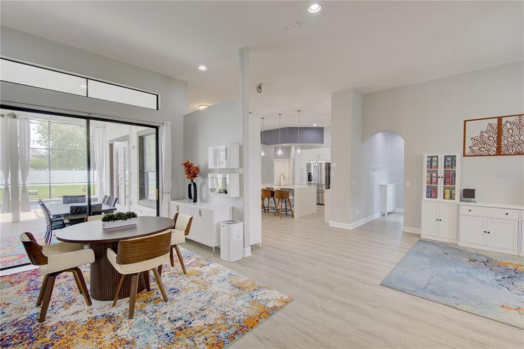 En Venta: $829,000 (4 camas, 3 baños, 2683 Pies cuadrados)