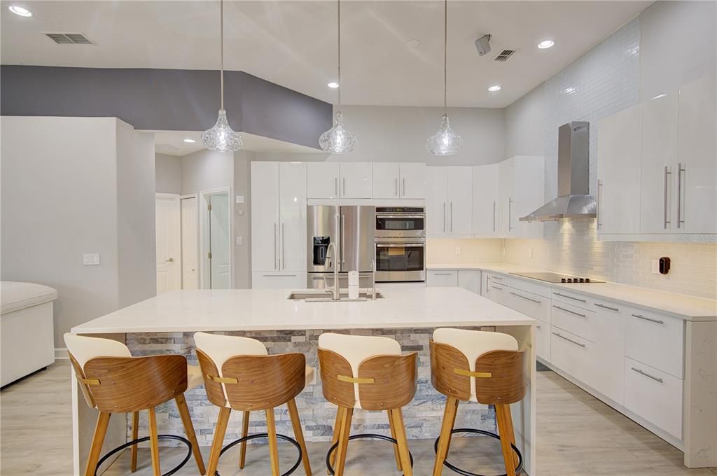 En Venta: $829,000 (4 camas, 3 baños, 2683 Pies cuadrados)