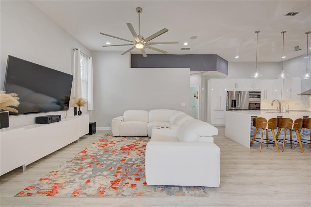 En Venta: $829,000 (4 camas, 3 baños, 2683 Pies cuadrados)
