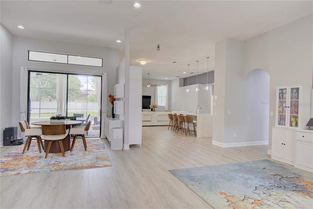 En Venta: $829,000 (4 camas, 3 baños, 2683 Pies cuadrados)