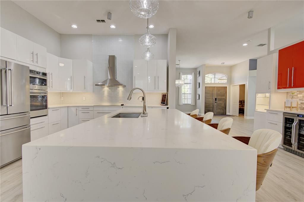 En Venta: $829,000 (4 camas, 3 baños, 2683 Pies cuadrados)